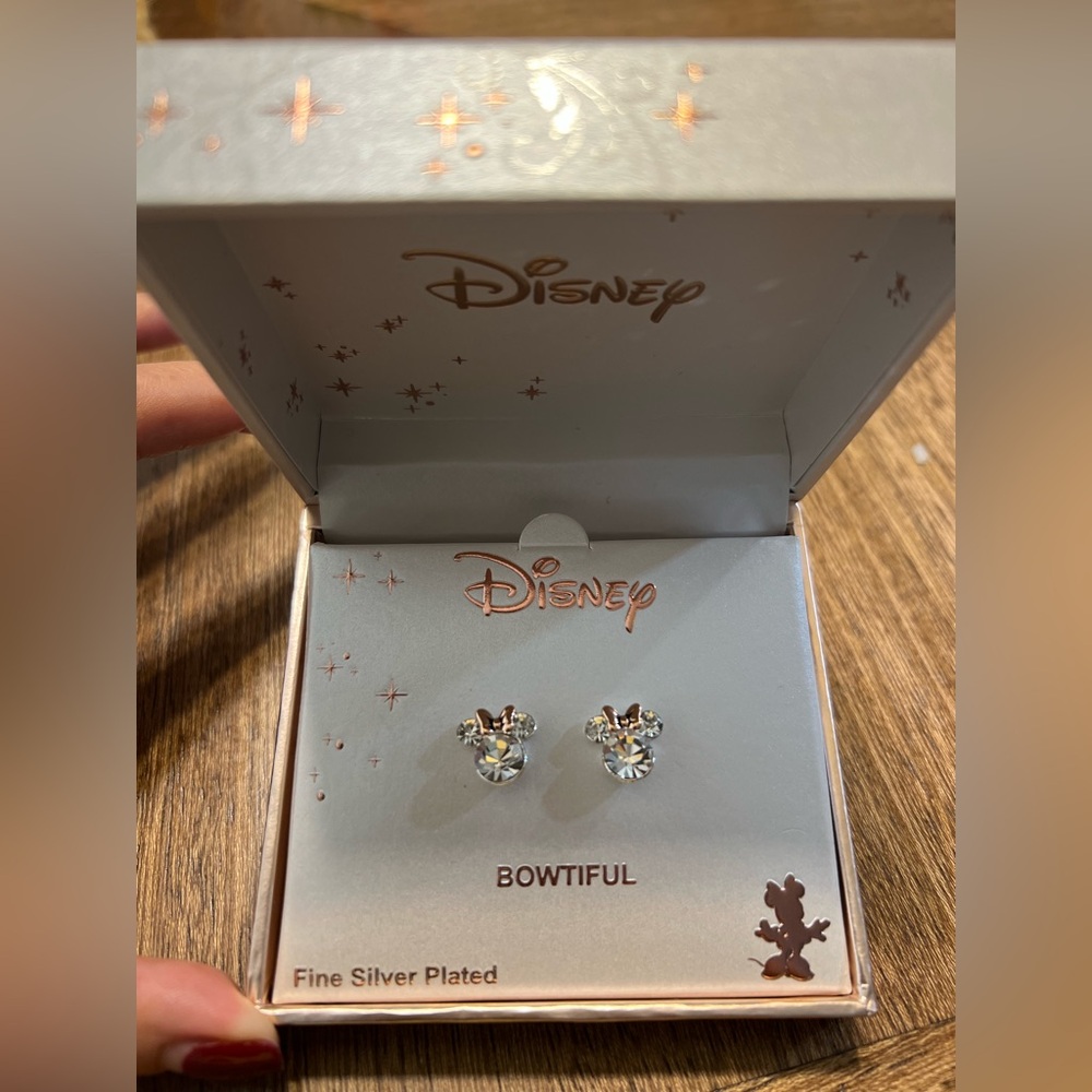 Disney Bowtiful Silver Minnie Mouse Stud Earrings